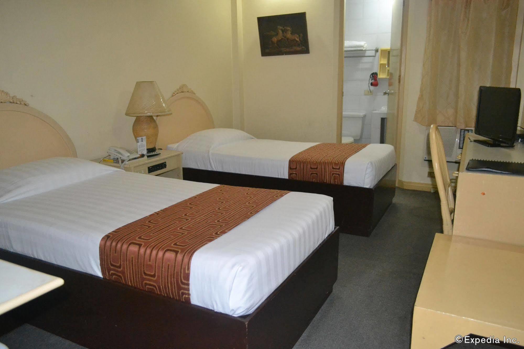 Hotel Cesario Lapu-Lapu City Exterior photo